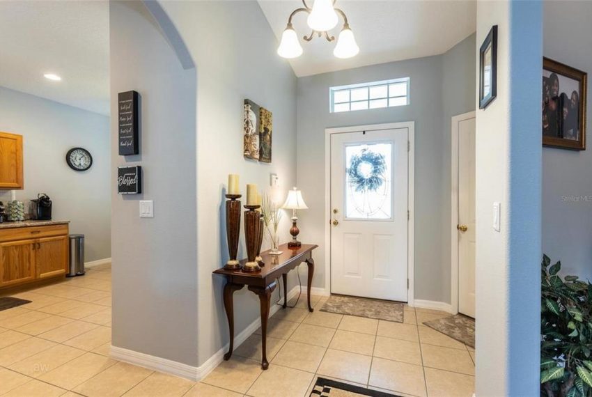 12 ROYALE Lane 03