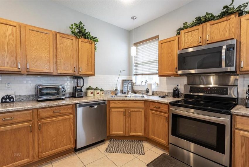 12 ROYALE Lane 05