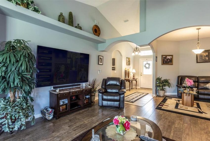 12 ROYALE Lane 09